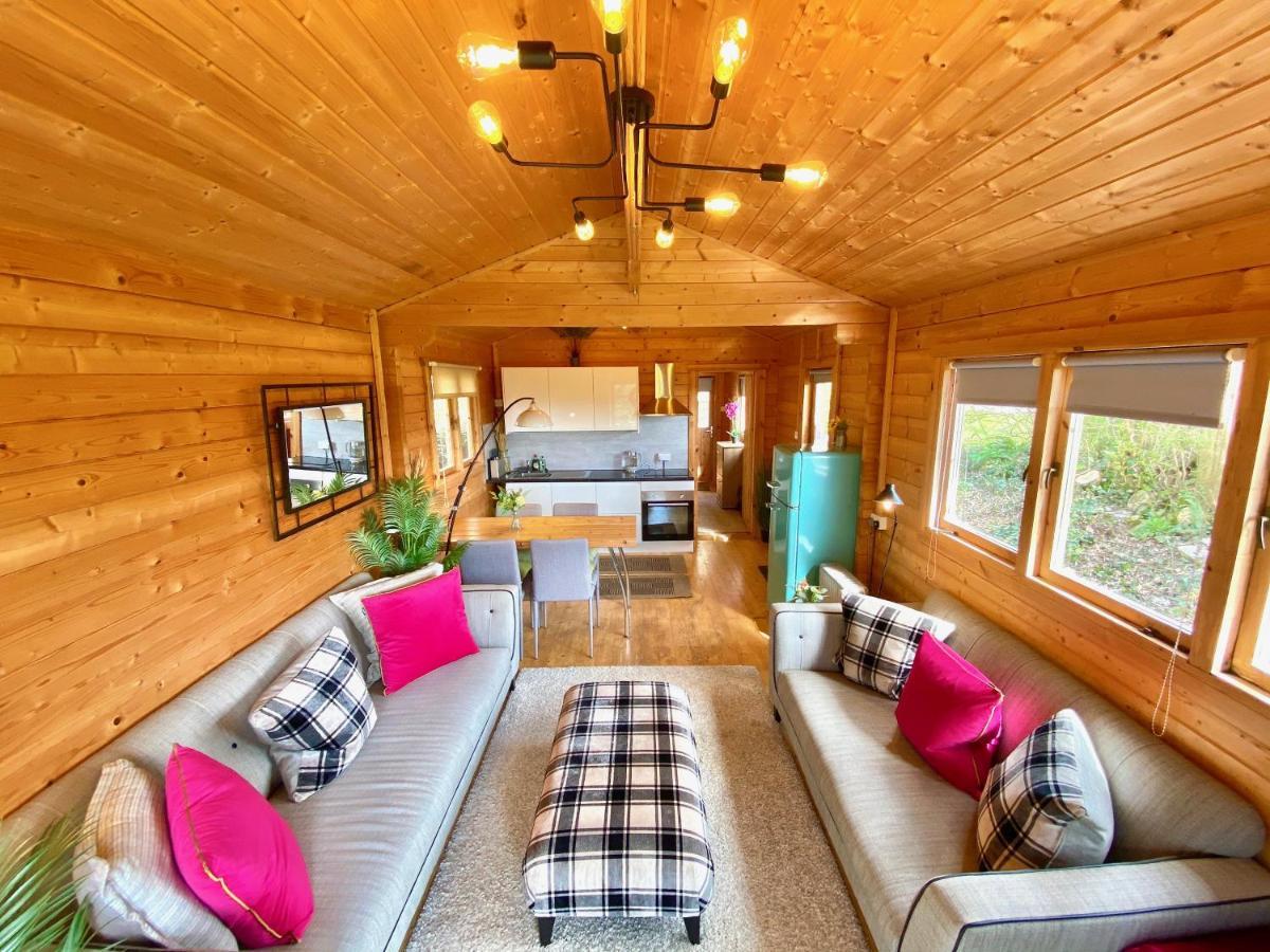 Yealm Cabin Self Catering Log Cabin In Devon With Hot Tub Плаймаут Экстерьер фото