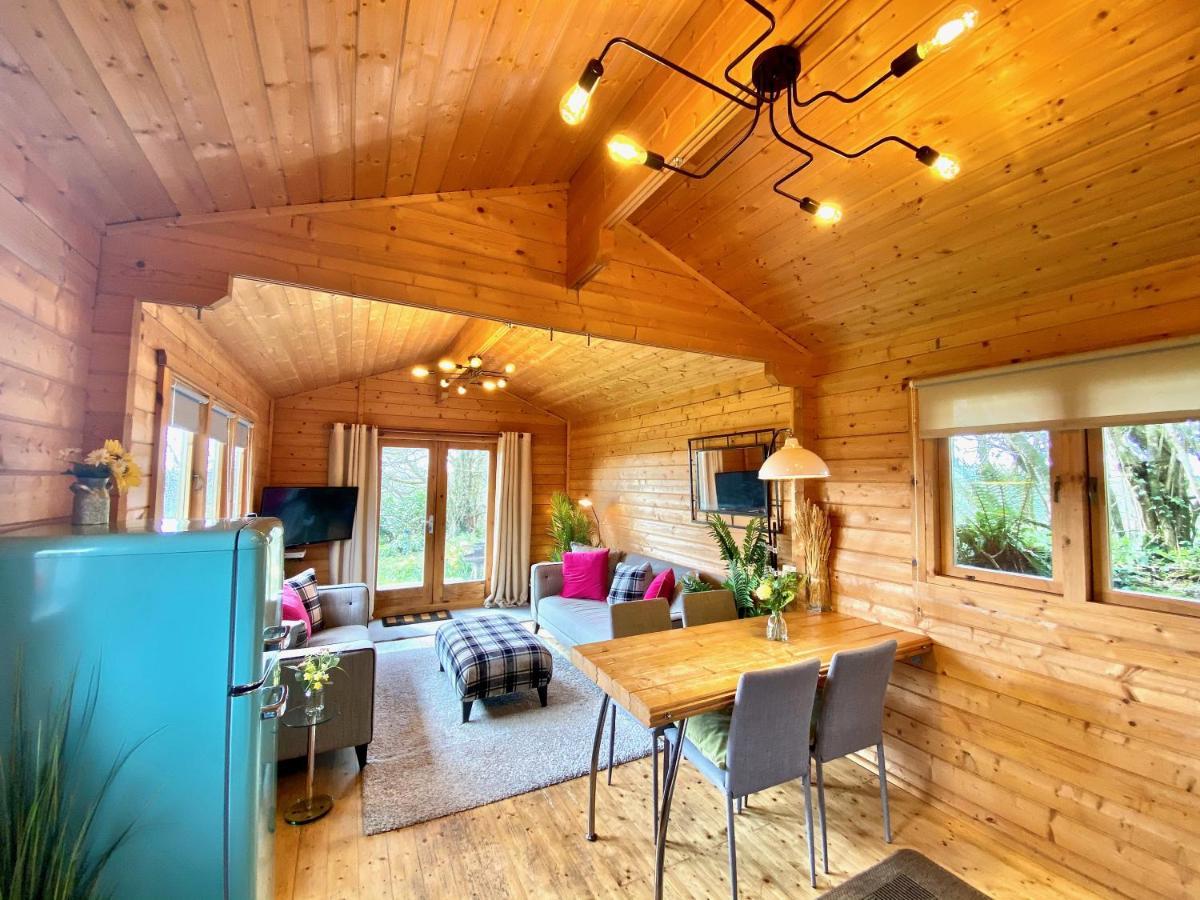 Yealm Cabin Self Catering Log Cabin In Devon With Hot Tub Плаймаут Экстерьер фото